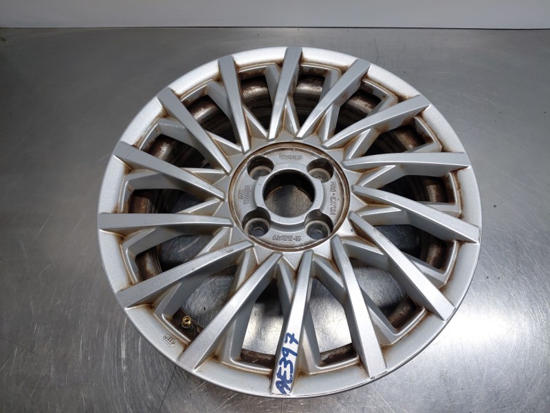 Recambio de llanta para fiat 500 dolcevita referencia OEM IAM 52027758  