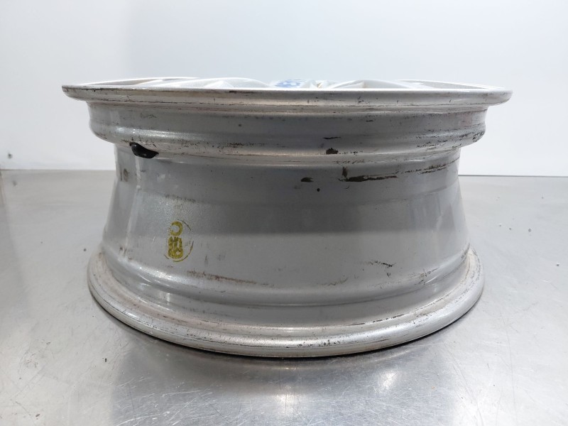 Recambio de llanta para fiat 500 dolcevita referencia OEM IAM 52027758  