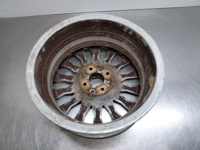 Recambio de llanta para fiat 500 dolcevita referencia OEM IAM 52027758  