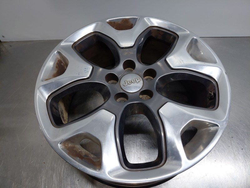 Recambio de llanta para jeep compass ii multiair referencia OEM IAM 5VC281STAA 5VC28TRMAA 