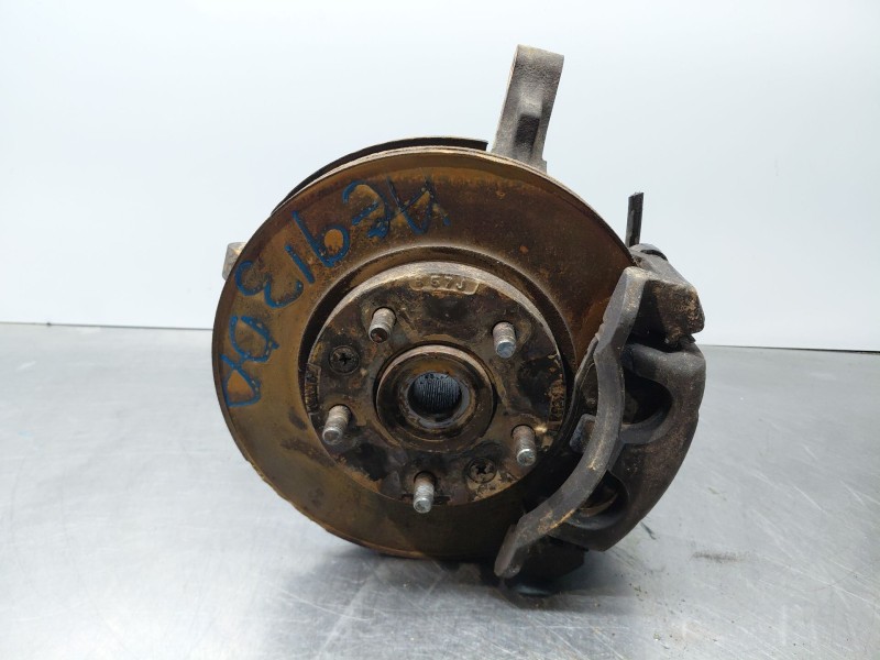 Recambio de mangueta delantera derecha para kia carnival ii (gq) 2.5 v6 referencia OEM IAM 0K56B33021  