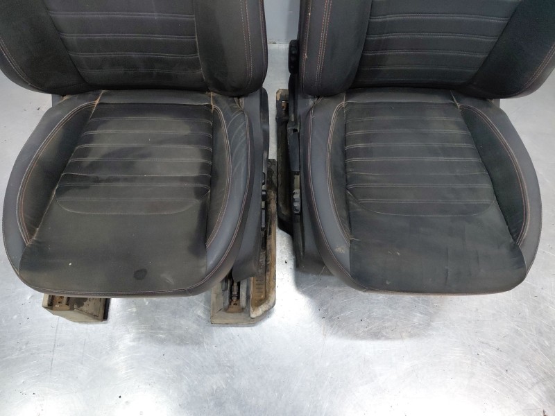 Recambio de juego asientos completo para ford kuga (cbs) titanium referencia OEM IAM   