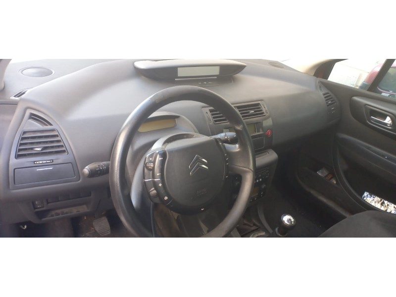 citroen c4 berlina del año 2006