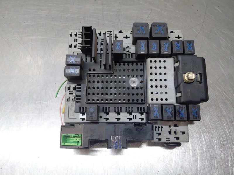 Recambio de caja reles / fusibles para volvo xc90 i (275) d5 awd referencia OEM IAM   