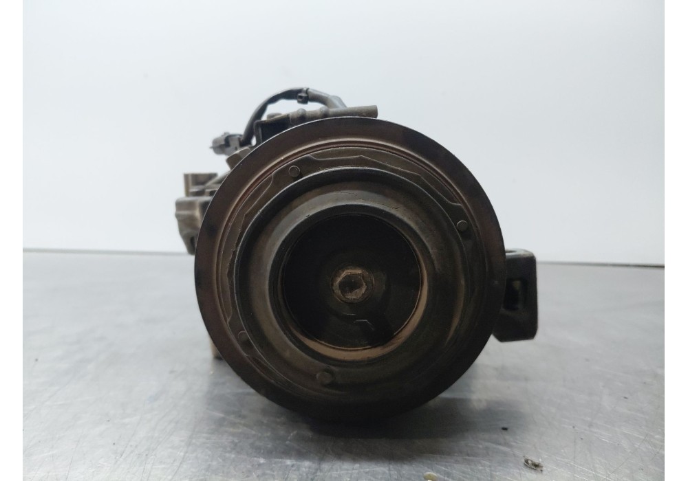Recambio de compresor aire acondicionado para nissan x-trail iv 2.5 dci 4wd referencia OEM IAM 926004BB2A  