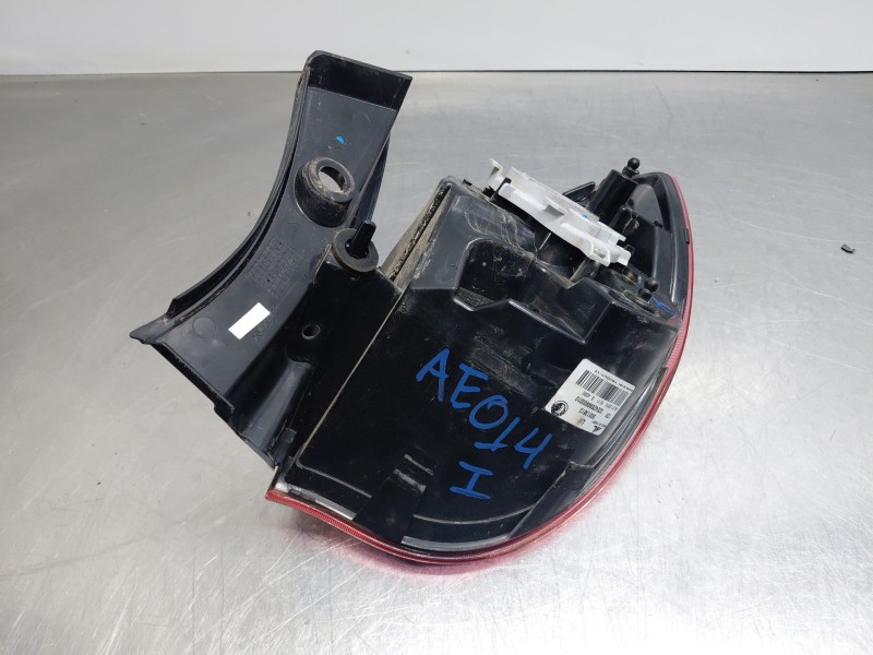 Recambio de piloto trasero izquierdo para alfa romeo giulietta (191) lusso referencia OEM IAM 50513613  