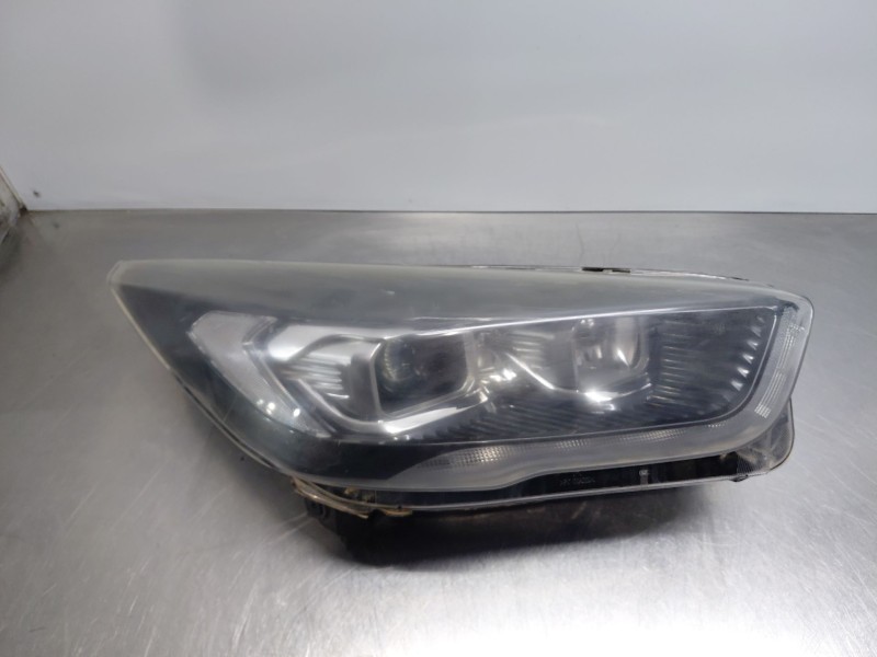 Recambio de faro derecho para ford kuga (cbs) titanium referencia OEM IAM 2184658  
