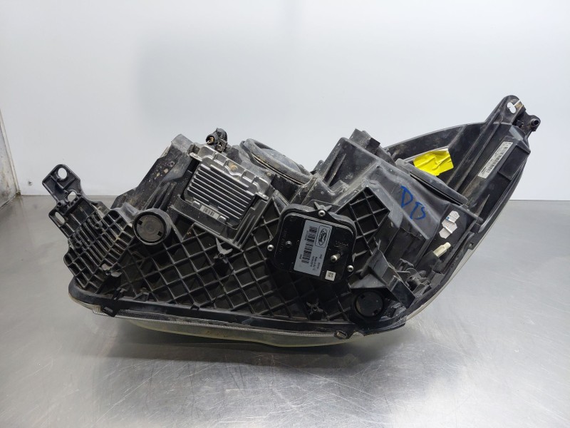Recambio de faro derecho para ford kuga (cbs) titanium referencia OEM IAM 2184658  