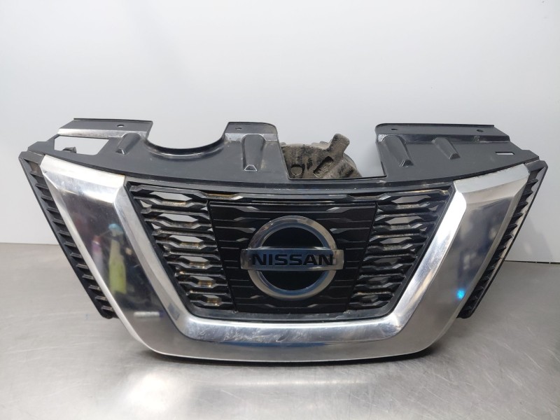Recambio de rejilla delantera para nissan x-trail iv 2.5 dci 4wd referencia OEM IAM 623106FL0C  