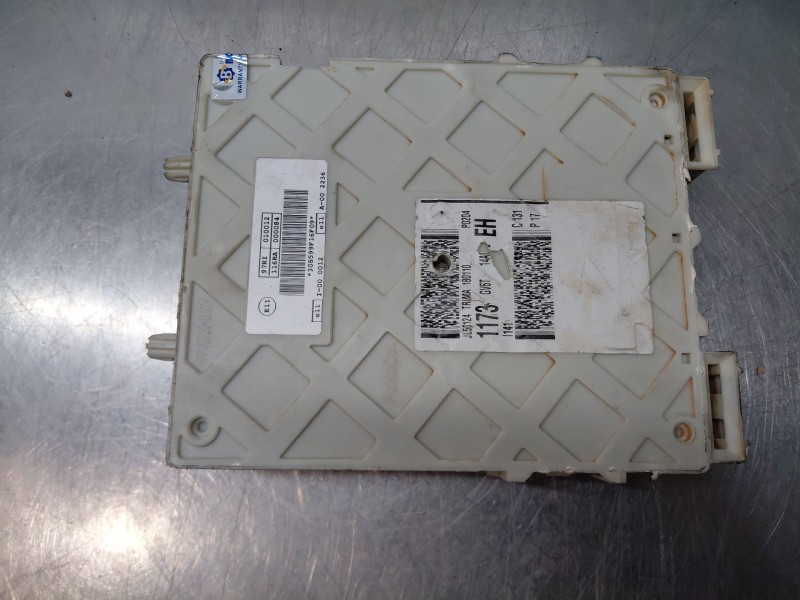 Recambio de caja reles / fusibles para ford kuga (cbs) ecoboost referencia OEM IAM GV6T4A073EH  