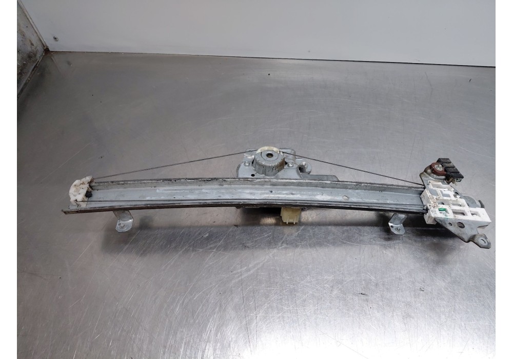 Recambio de elevalunas delantero izquierdo para nissan x-trail iv 2.5 dci 4wd referencia OEM IAM 807304BA1A  