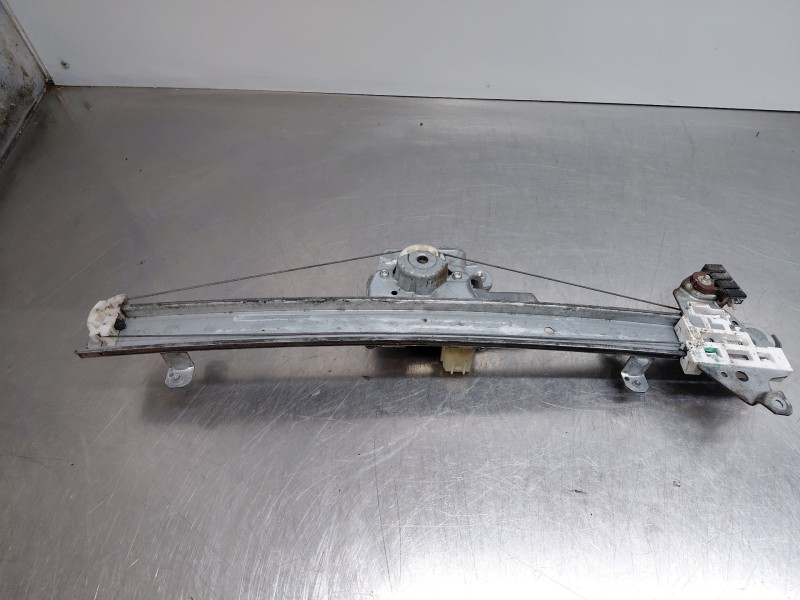 Recambio de elevalunas delantero izquierdo para nissan x-trail iv 2.5 dci 4wd referencia OEM IAM 807304BA1A  