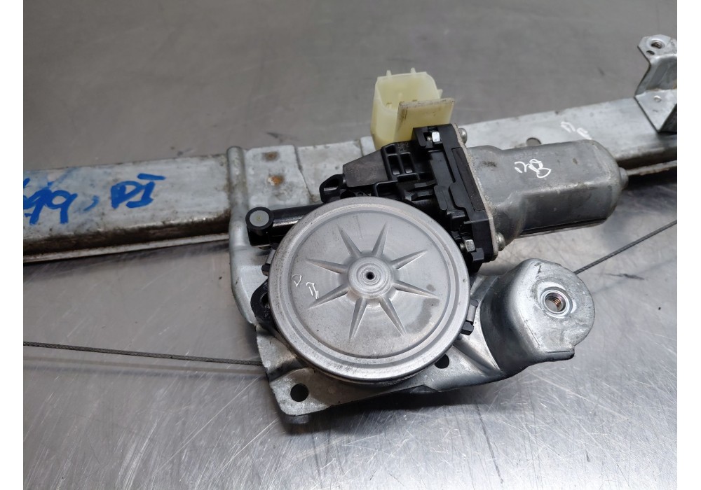 Recambio de elevalunas delantero izquierdo para nissan x-trail iv 2.5 dci 4wd referencia OEM IAM 807304BA1A  