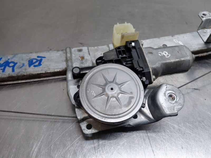 Recambio de elevalunas delantero izquierdo para nissan x-trail iv 2.5 dci 4wd referencia OEM IAM 807304BA1A  