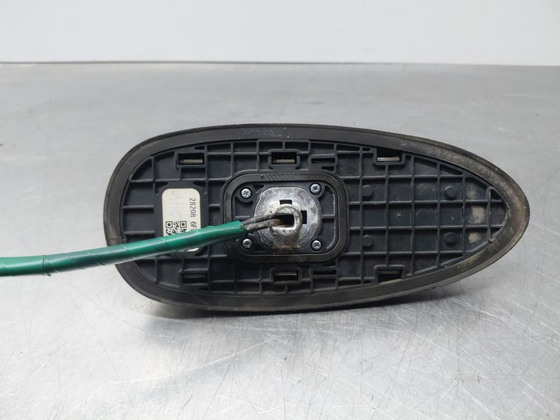 Recambio de antena para nissan x-trail iv 2.5 dci 4wd referencia OEM IAM 282086FL0A  