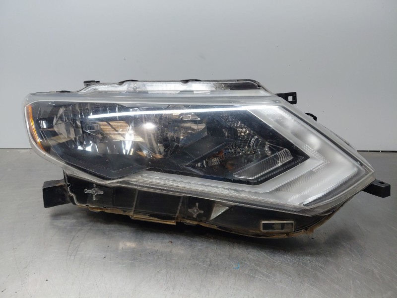 Recambio de faro derecho para nissan x-trail iv 2.5 dci 4wd referencia OEM IAM 260106FL0A  