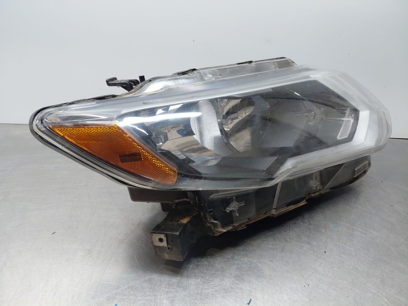 Recambio de faro derecho para nissan x-trail iv 2.5 dci 4wd referencia OEM IAM 260106FL0A  