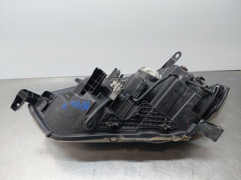 Recambio de faro derecho para nissan x-trail iv 2.5 dci 4wd referencia OEM IAM 260106FL0A  