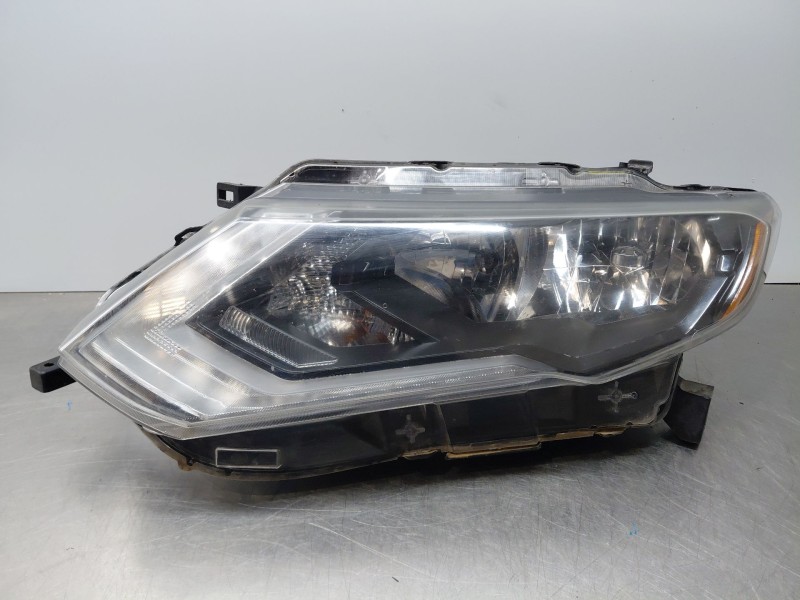 Recambio de faro izquierdo para nissan x-trail iv 2.5 dci 4wd referencia OEM IAM 260606FL0A  