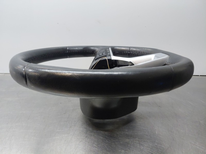 Recambio de volante para nissan x-trail iv 2.5 dci 4wd referencia OEM IAM 484306FL1B  