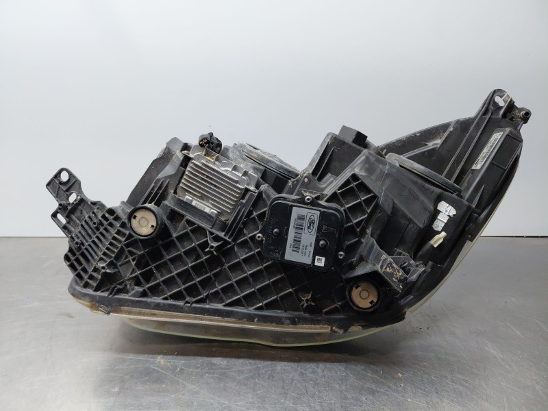 Recambio de faro derecho para ford kuga (cbs) ecoboost referencia OEM IAM 2184658  