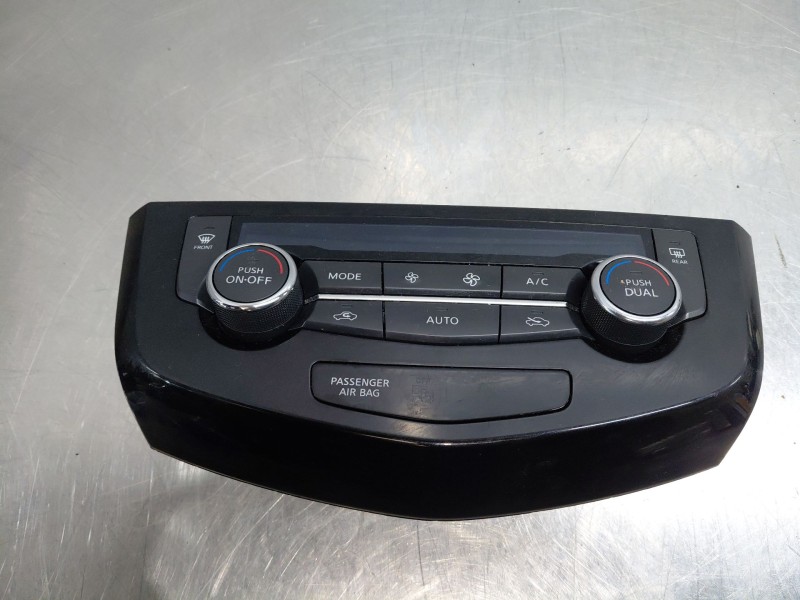 Recambio de mando climatizador para nissan x-trail iv 2.5 dci 4wd referencia OEM IAM 275007FE0A  