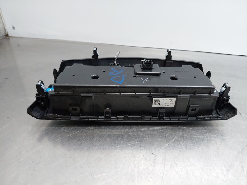 Recambio de mando climatizador para nissan x-trail iv 2.5 dci 4wd referencia OEM IAM 275007FE0A  