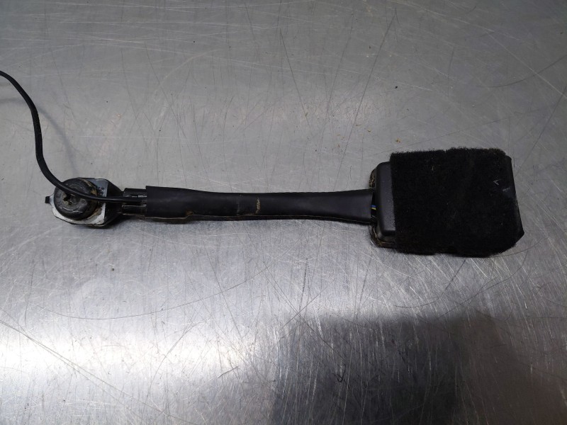 Recambio de enganche del cinturon delantero der para ford kuga (cbs) ecoboost referencia OEM IAM 1875605  