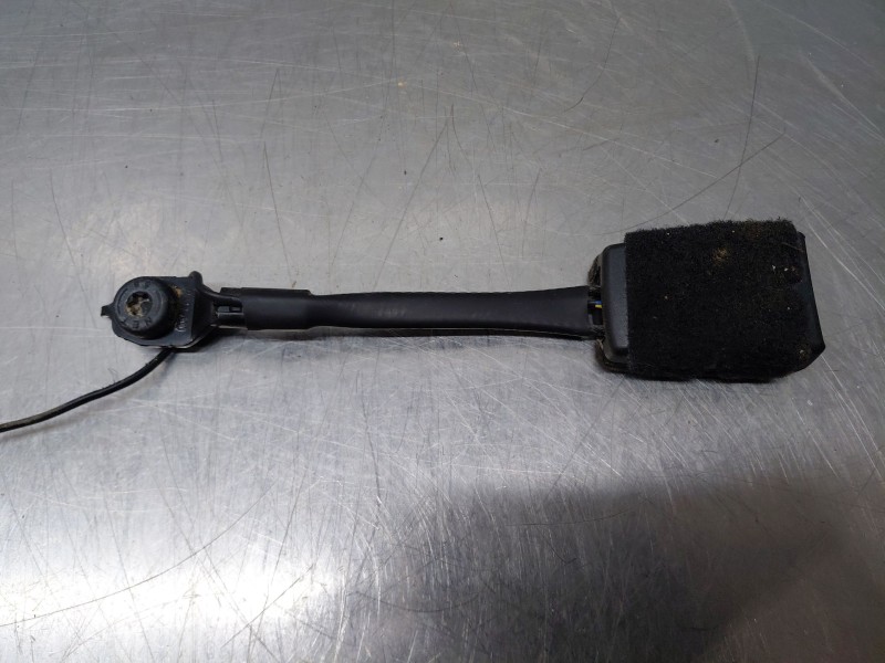 Recambio de enganche del cinturon delantero izq para ford kuga (cbs) ecoboost referencia OEM IAM 1875605  