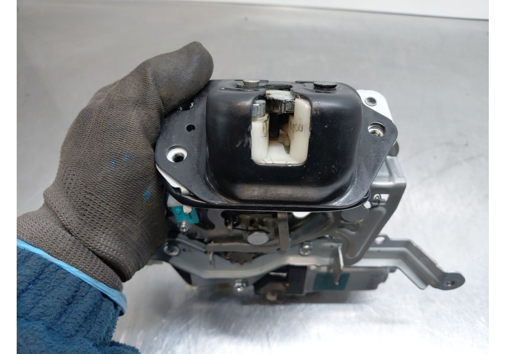 Recambio de cerradura maletero / porton para nissan x-trail iv 2.5 dci 4wd referencia OEM IAM 905001AA0B  