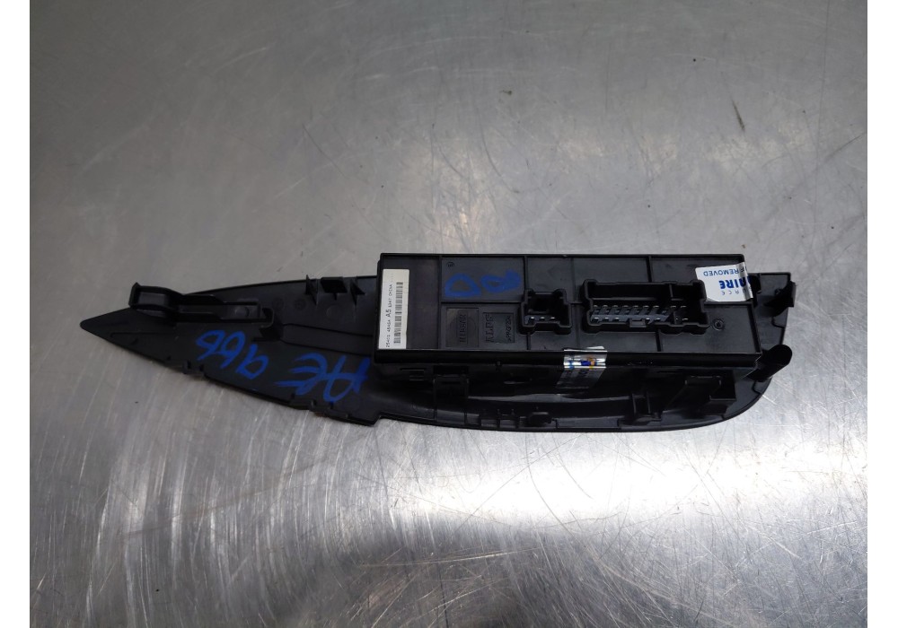 Recambio de mando elevalunas delantero izquierdo para nissan x-trail iv 2.5 dci 4wd referencia OEM IAM 254014BA5A  