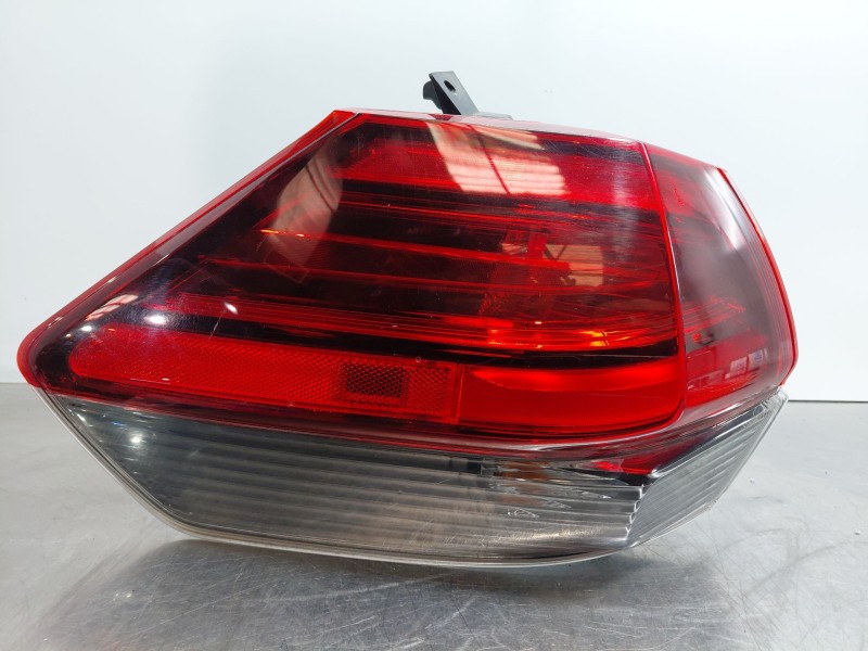 Recambio de piloto trasero izquierdo para nissan x-trail iv 2.5 dci 4wd referencia OEM IAM 265556FL0A  