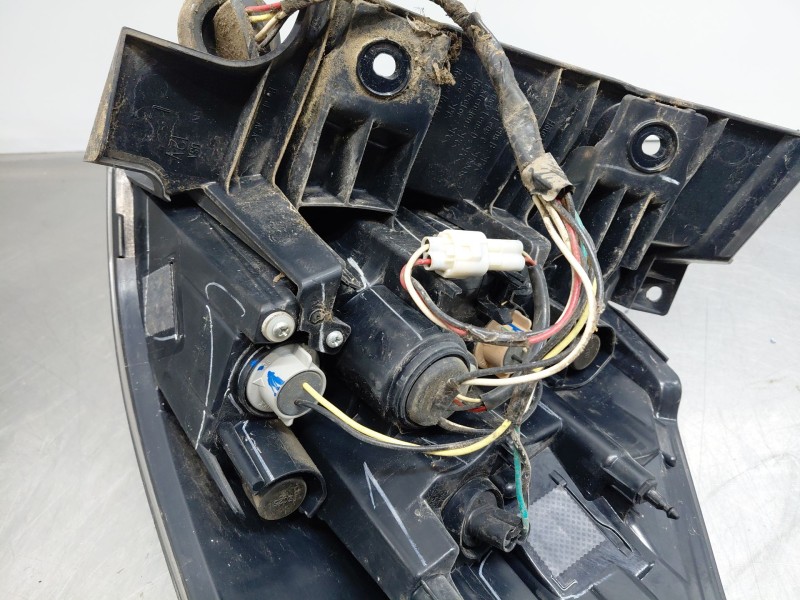 Recambio de piloto trasero izquierdo para nissan x-trail iv 2.5 dci 4wd referencia OEM IAM 265556FL0A  