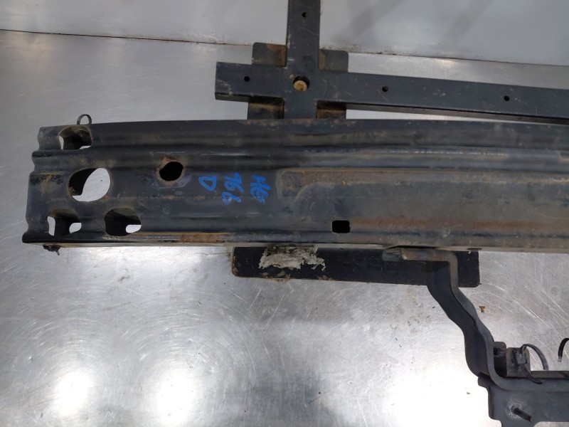 Recambio de refuerzo paragolpes delantero para nissan x-trail iv 2.5 dci 4wd referencia OEM IAM 620306FL0A  