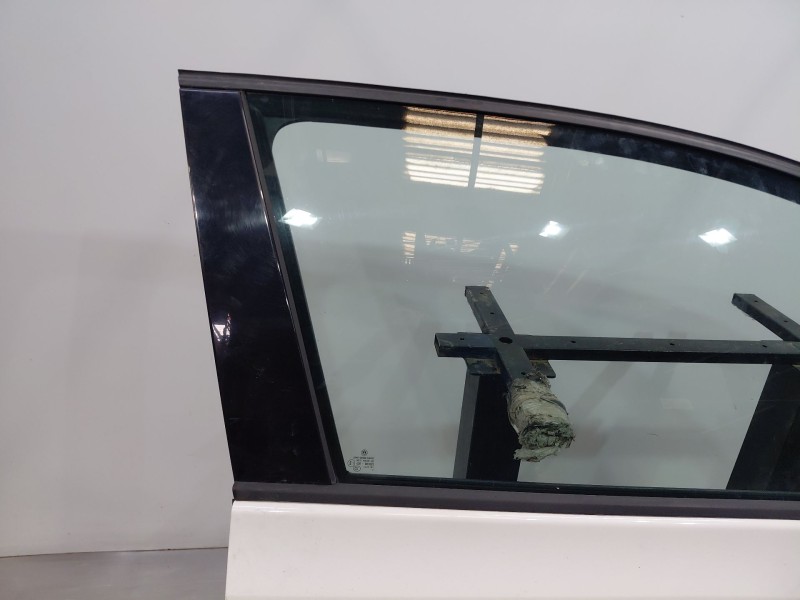 Recambio de puerta delantera derecha para volkswagen golf vi (5k1) 1.6 tdi referencia OEM IAM 5K3831056K  