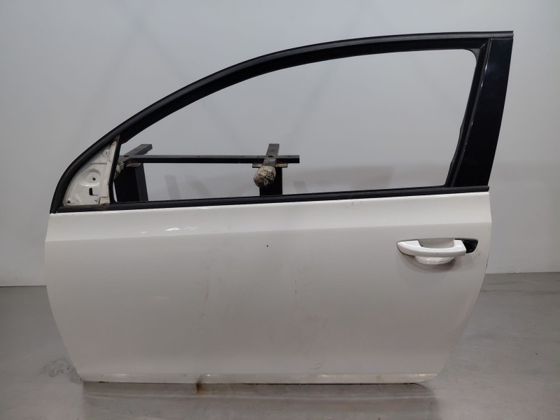 Recambio de puerta delantera izquierda para volkswagen golf vi (5k1) 1.6 tdi referencia OEM IAM 5K3831055K  
