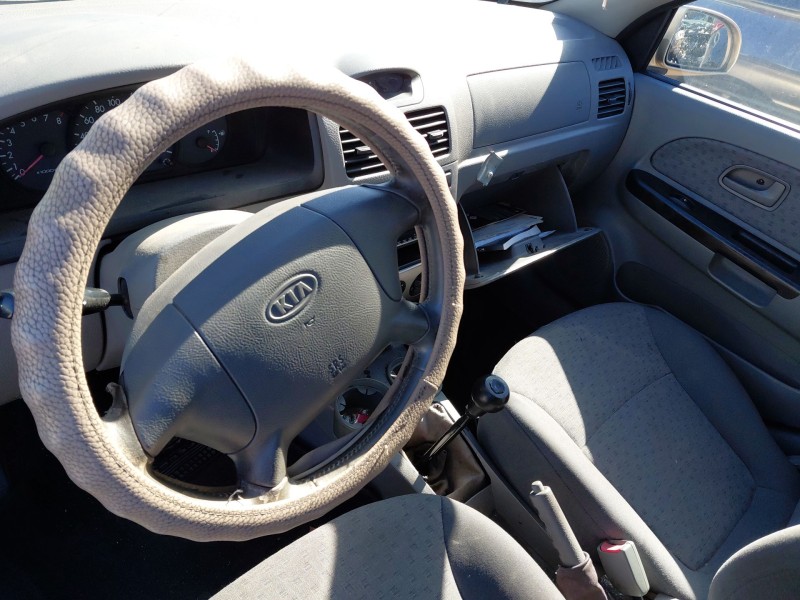 kia rio i hatchback (dc) del año 2004