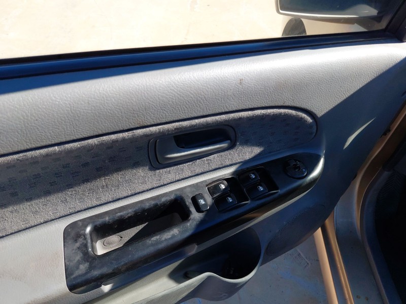 kia rio i hatchback (dc) del año 2004