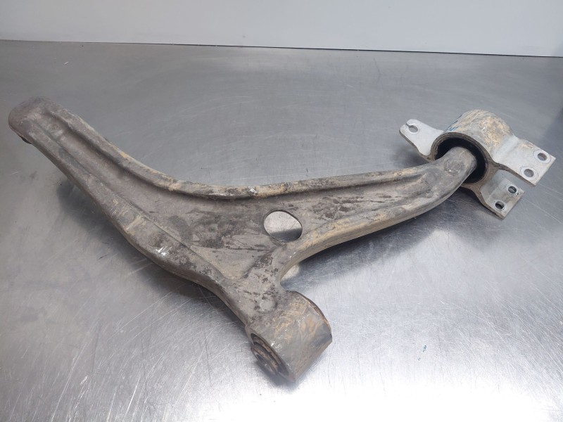 Recambio de brazo suspension inferior delantero izquierdo para mercedes-benz clase cla (w118) sedan referencia OEM IAM   