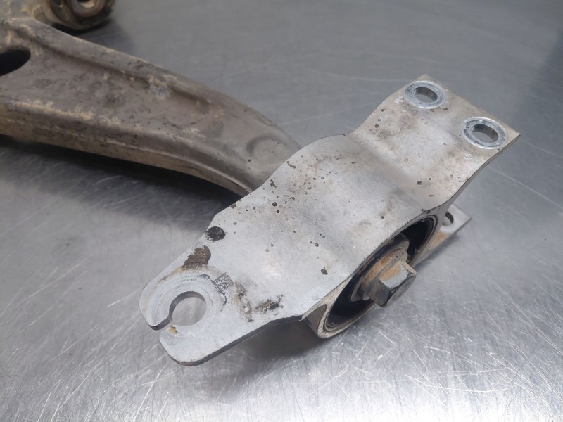 Recambio de brazo suspension inferior delantero izquierdo para mercedes-benz clase cla (w118) sedan referencia OEM IAM   