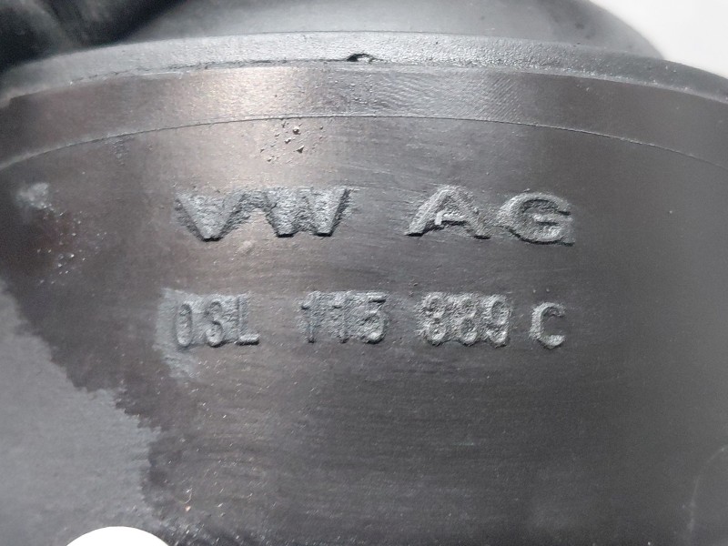 Recambio de soporte filtro aceite para volkswagen golf vi (5k1) 1.6 tdi referencia OEM IAM   