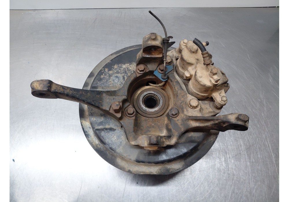 Recambio de mangueta delantera derecha para land rover discovery ii (l318) 2.5 td5 4x4 referencia OEM IAM TAX000040  