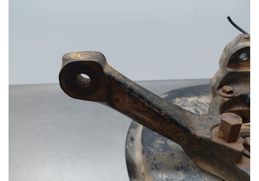 Recambio de mangueta delantera derecha para land rover discovery ii (l318) 2.5 td5 4x4 referencia OEM IAM TAX000040  