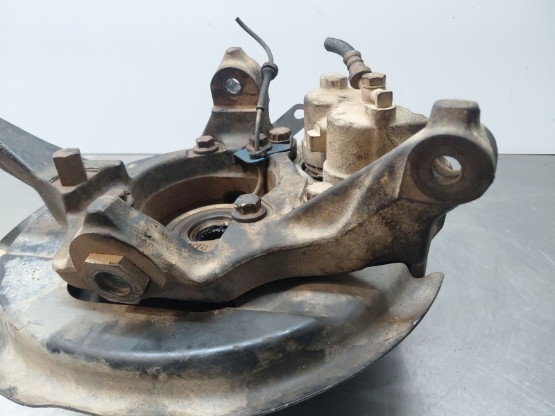 Recambio de mangueta delantera derecha para land rover discovery ii (l318) 2.5 td5 4x4 referencia OEM IAM TAX000040  