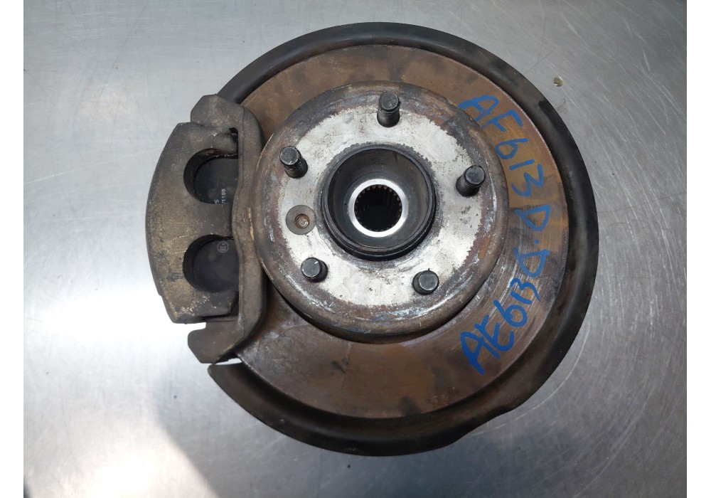 Recambio de mangueta delantera derecha para land rover discovery ii (l318) 2.5 td5 4x4 referencia OEM IAM TAX000040  