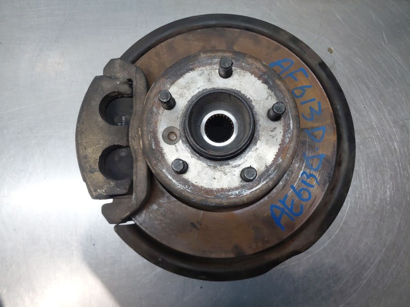 Recambio de mangueta delantera derecha para land rover discovery ii (l318) 2.5 td5 4x4 referencia OEM IAM TAX000040  