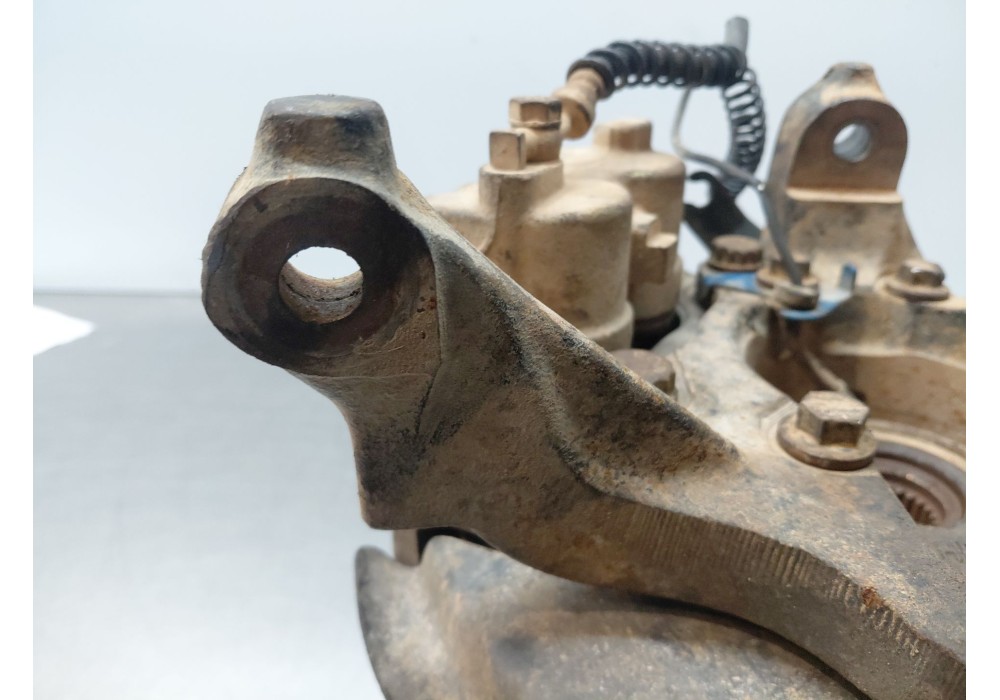 Recambio de mangueta delantera izquierda para land rover discovery ii (l318) 2.5 td5 4x4 referencia OEM IAM TAX000050  