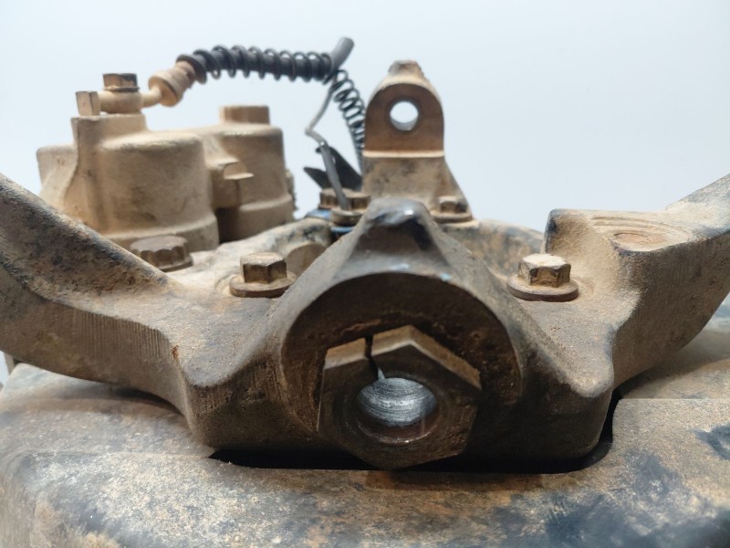 Recambio de mangueta delantera izquierda para land rover discovery ii (l318) 2.5 td5 4x4 referencia OEM IAM TAX000050  