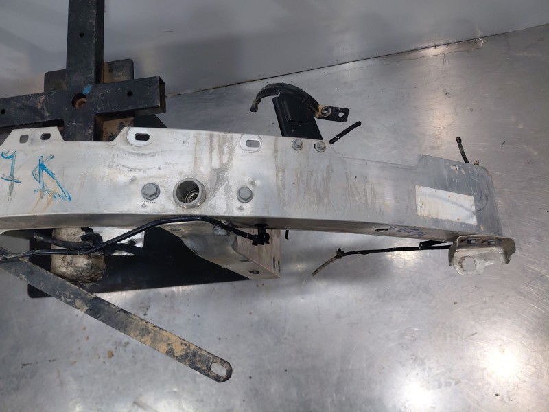 Recambio de refuerzo paragolpes delantero para mercedes-benz clase e (w213) elegance referencia OEM IAM   