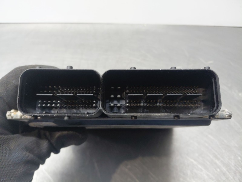 Recambio de centralita motor uce para volkswagen golf vi (5k1) 1.6 tdi referencia OEM IAM   